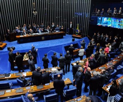 Reforma trabalhista é aprovada no Senado; confira o que muda na lei