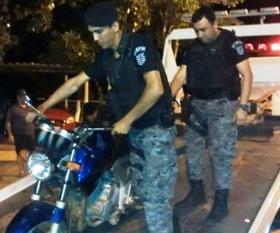 Veículos furtados são encontrados em rancho de comerciante 