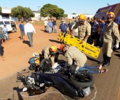 Morador de Três Lagoas é socorrido pelos bombeiros  após sofrer acidente com moto