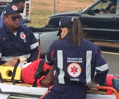 Ciclista de 58 anos que sofreu acidente na BR-262 correu risco de ser atropelado 