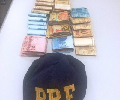 Contrabandista de pneus que ofereceu quase R$ 20 mil de suborno é preso por corrupção ativa