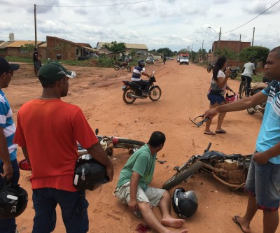 Duas equipes do SAMU resgatam vítimas de acidente no Vila Verde