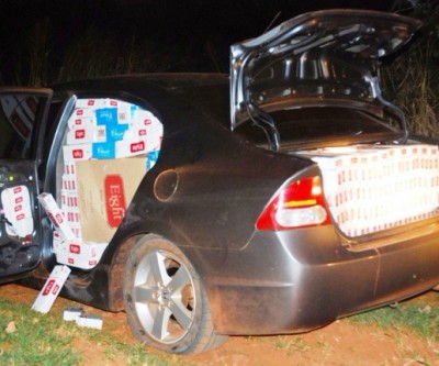 Quadrilha apelidada como “Velozes e Furiosos” escapa e abandona Honda Civic com cigarros