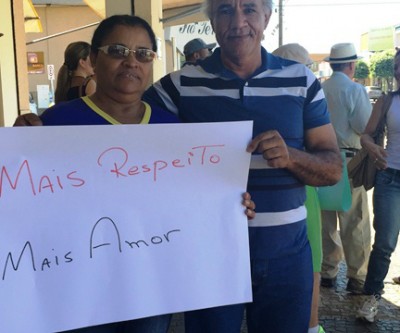 Pais de jovem que supostamente sofreu Racismo participam de passeata 
