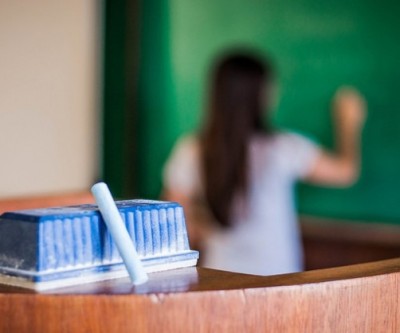 UFMS abre seleção para contratar professores com salário até R$ 5,6 mil