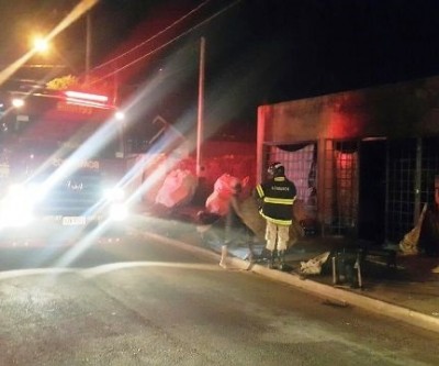 Coletor de recicláveis tem casa incendiada no bairro Nova Três Lagoas 