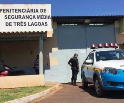 Polícia apreende drogas e celulares que seriam arremessados em Presídio