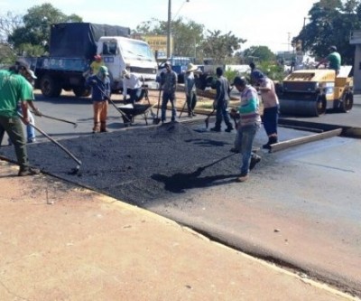 Construção de faixa de pedestre elevada garante maior segurança na travessia de Avenida