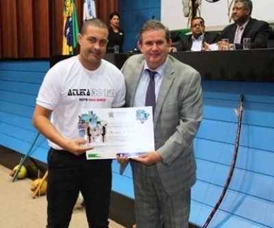 Deputado Eduardo Rocha participa de sessão solene em homenagem a capoeiristas