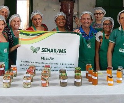 Alunos aprendem a preparar de forma caseira conservas de frutas e hortaliças