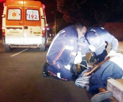 SAMU resgata homem que estava caído na Avenida Filinto Müller 