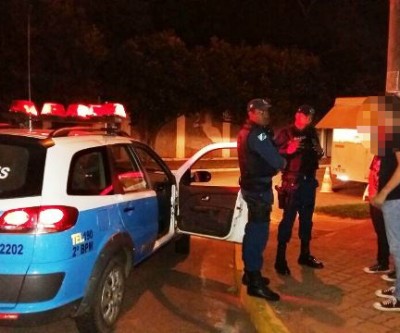 Bando rouba jovens de 13 e 15 anos na noite deste domingo 