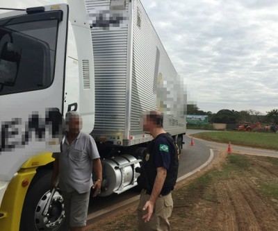 Carreteiro que ficou parado em rotatória da BR-262 foi multado pelo Artigo 180 do CTB
