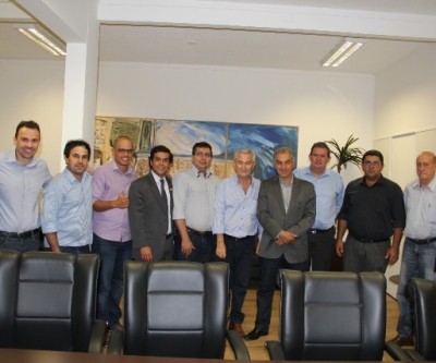 Deputado Eduardo Rocha acompanha agenda de prefeito de Cassilândia com governador