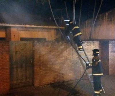 Suposto incêndio em residência mobiliza várias equipes do Corpo de Bombeiros 