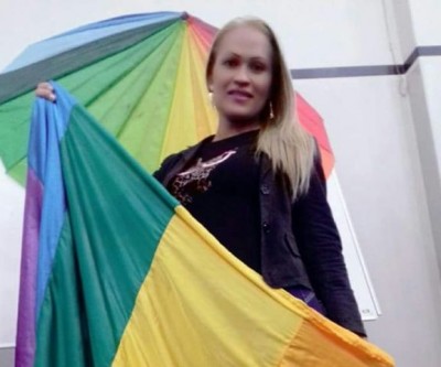 Travesti envolvida em briga desabafa no facebook