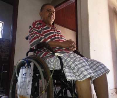 Diagnosticado com leishmaniose, três-lagoense implora por ajuda 