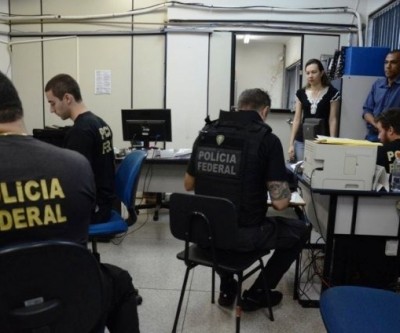 Documentos são analisados pela PF e outras pessoas podem estar envolvidas em esquema de corrupção