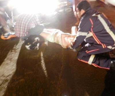 Jovem sofre fratura exposta em acidente de moto no bairro Vila Nova 