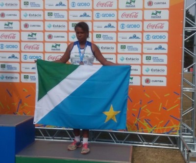 Marciely da Escola São Carlos conquista medalha em jogos brasileiros escolares