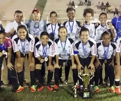 De volta após 20 anos, campeonato feminino consagra Comercial