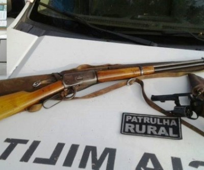 Morador de fazenda é preso com armas e munições 