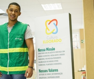 Eldorado tem vaga para nutricionista e operador de enfardamento