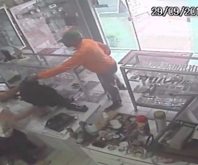 Bandido leva 24 segundos para roubar joalheria em Três Lagoas