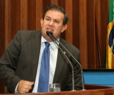 Vereador de Três Lagoas que deixar o PMDB vai perder o mandato, adverte deputado 