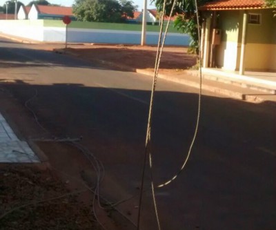 Curto circuito em rede elétrica por pouco não termina em tragédia 