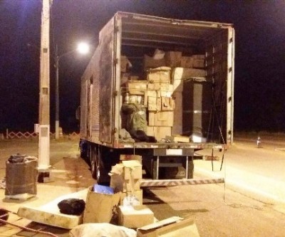 Motorista preso com mercadoria contrabandeada tenta subornar policiais