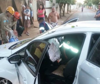 Acidente no Paranapungá deixa motorista ferido 