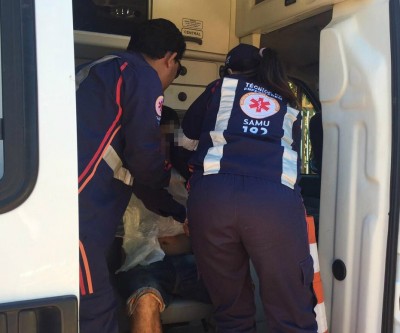 Após brigar com a mãe, jovem se corta em vidro 