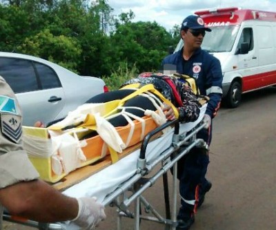 Acidente na MS-320 deixa motociclista gravemente ferida 