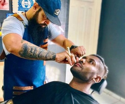Barbearia Filadélfia está na moda e vai além da barba e bigode
