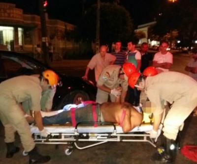 Acidente na noite deste domingo deixa vítima com graves ferimentos no pé 