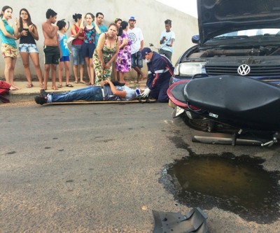 Motociclista acidentado nega atendimento e mobiliza pelo menos 10 homens 