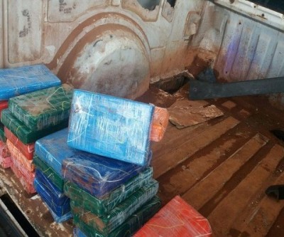 Condutor abordado pela PRF na BR-262 confessa transporte de 32 quilos de cocaína