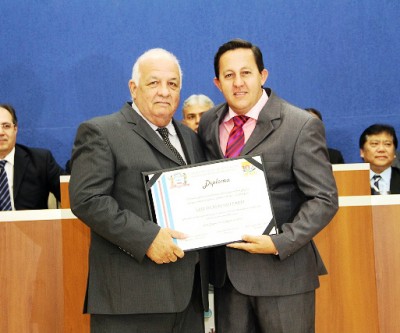 Advogados são laureados com Diploma Mérito à Ordem, em solenidade na Câmara