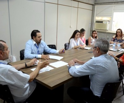 Procon de Três Lagoas reúne-se com representantes de principais empresas de telefonia