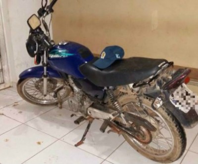 Moto furtada no sábado é encontrada na Rua Trajano dos Santos 