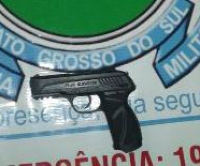Polícia Militar apreende simulacro no Residencial Novo Oeste 