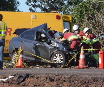 Identificada mulher que morreu em  colisão frontal com carreta na BR-163