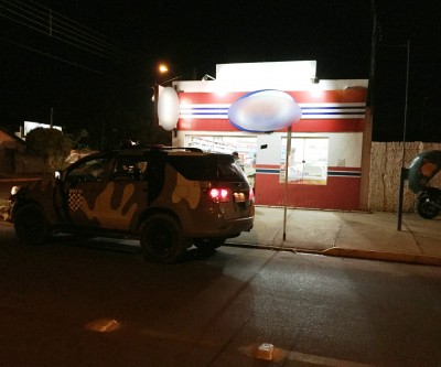 Em ação coreografada, assalto é realizado em farmácia