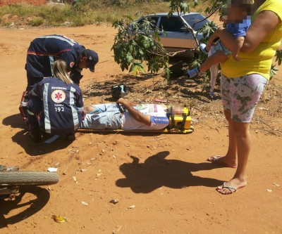 Motociclista não respeita preferencial em cruzamento e sofre acidente no bairro Vila Haro