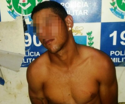 Cliente “surta” e além de dar soco em balcão, vira a mesa de sinuca do bar 