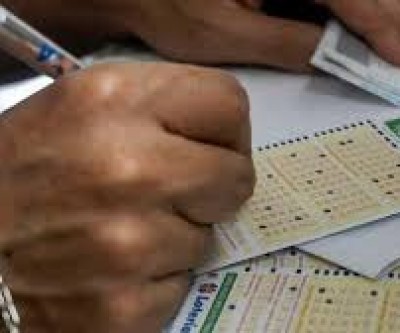 Mega-Sena acumula e pode pagar até R$ 56 milhões na terça-feira