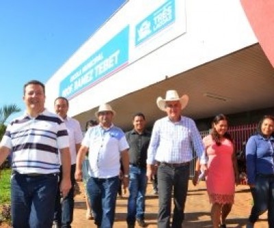 Equipe composta por secretários, vereadores e Prefeito, visita obras em Três Lagoas