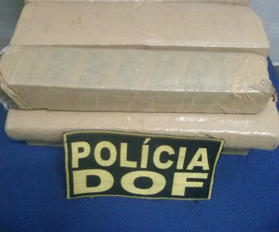 DOF apreende maconha com adolescente em ônibus