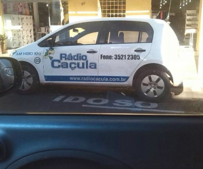 Vereador Nilo critica carro da imprensa estacionado no espaço de “Idoso”